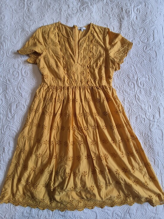 Madewell Dresses & Skirts - Madewell 12 Scalloped Eyelet Midi Dress features airy mustard cotton eyelet VGUC